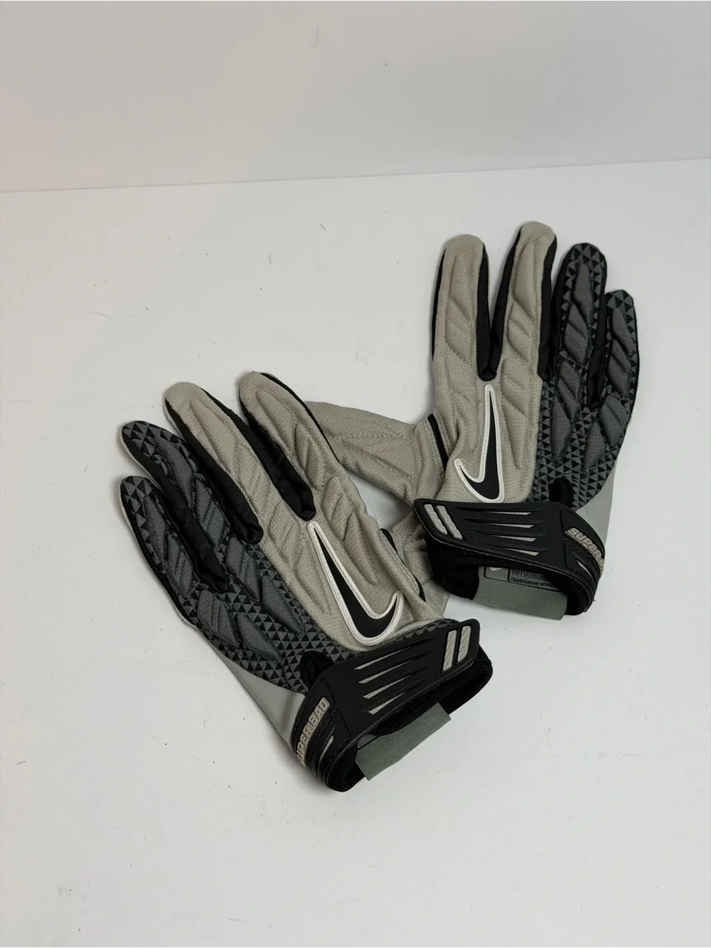 Nike Superbad Gloves Football Reciever Grey White GF0078-002 Size Medium M